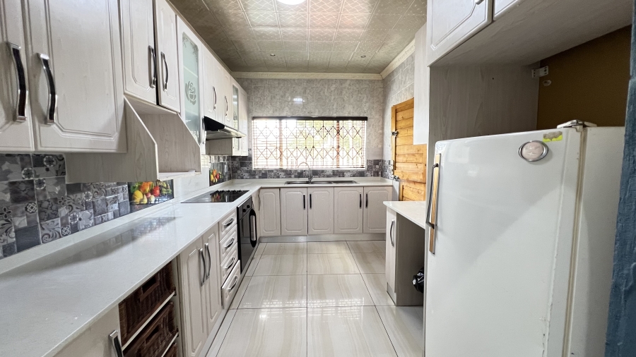 4 Bedroom Property for Sale in Lewisham Gauteng