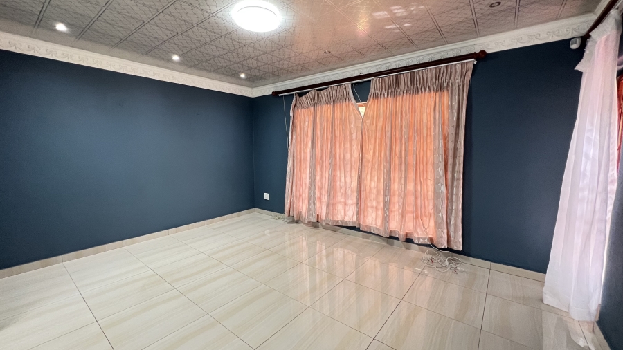 4 Bedroom Property for Sale in Lewisham Gauteng