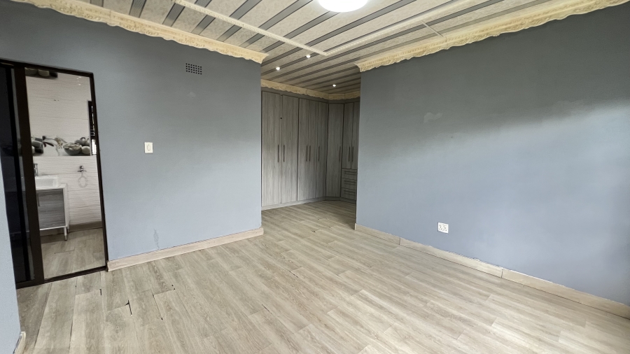 4 Bedroom Property for Sale in Lewisham Gauteng