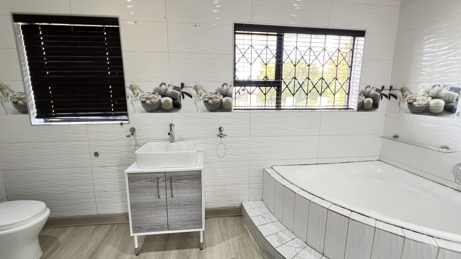 4 Bedroom Property for Sale in Lewisham Gauteng
