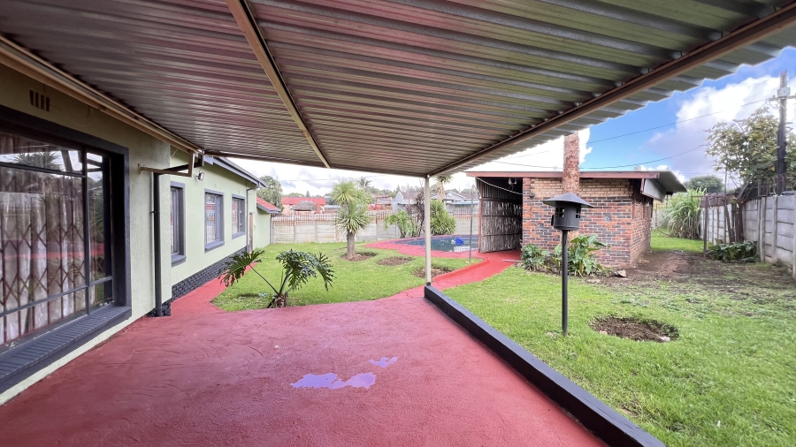 4 Bedroom Property for Sale in Lewisham Gauteng