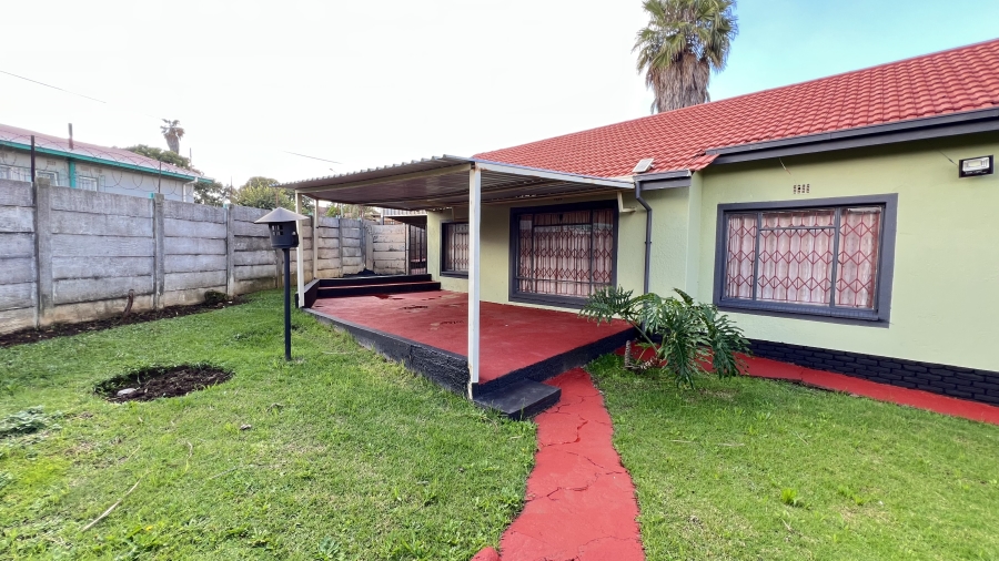 4 Bedroom Property for Sale in Lewisham Gauteng