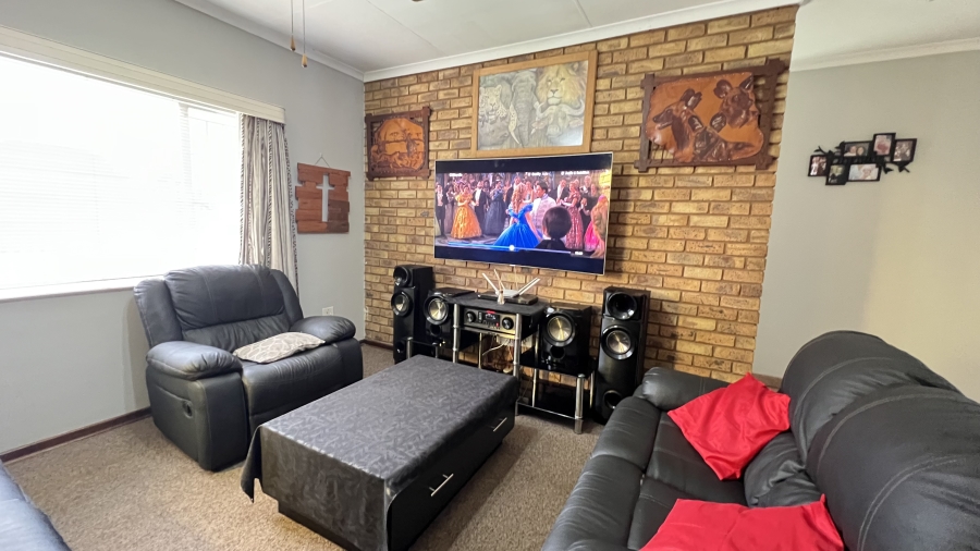 4 Bedroom Property for Sale in Greenhills Gauteng