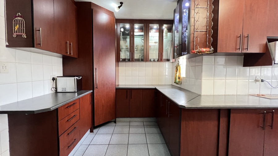 4 Bedroom Property for Sale in Greenhills Gauteng