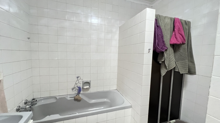 4 Bedroom Property for Sale in Greenhills Gauteng