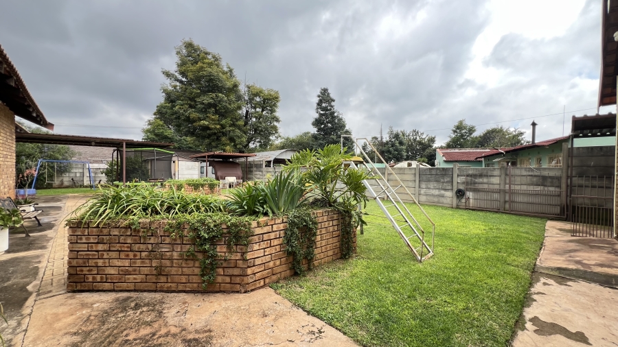 4 Bedroom Property for Sale in Greenhills Gauteng