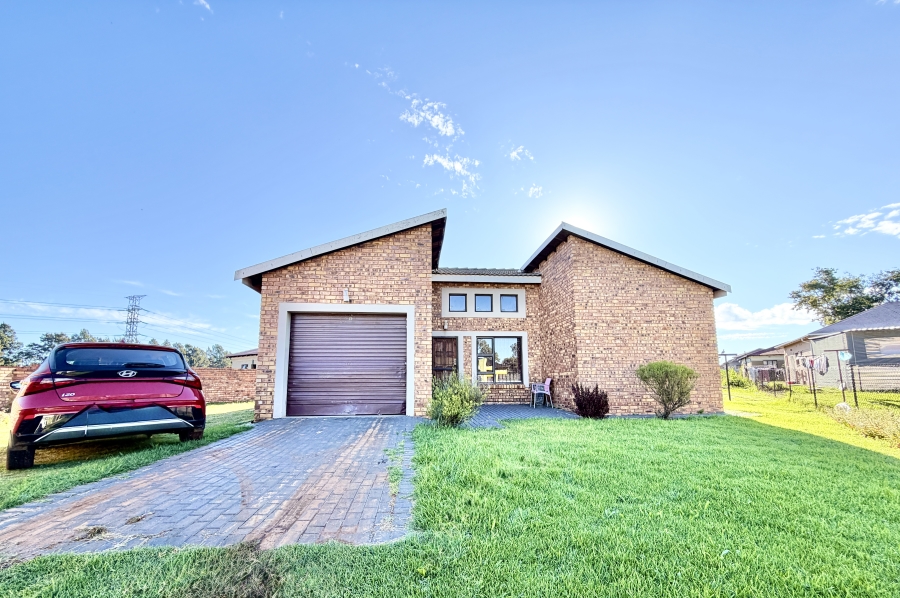 3 Bedroom Property for Sale in Strubenvale Gauteng