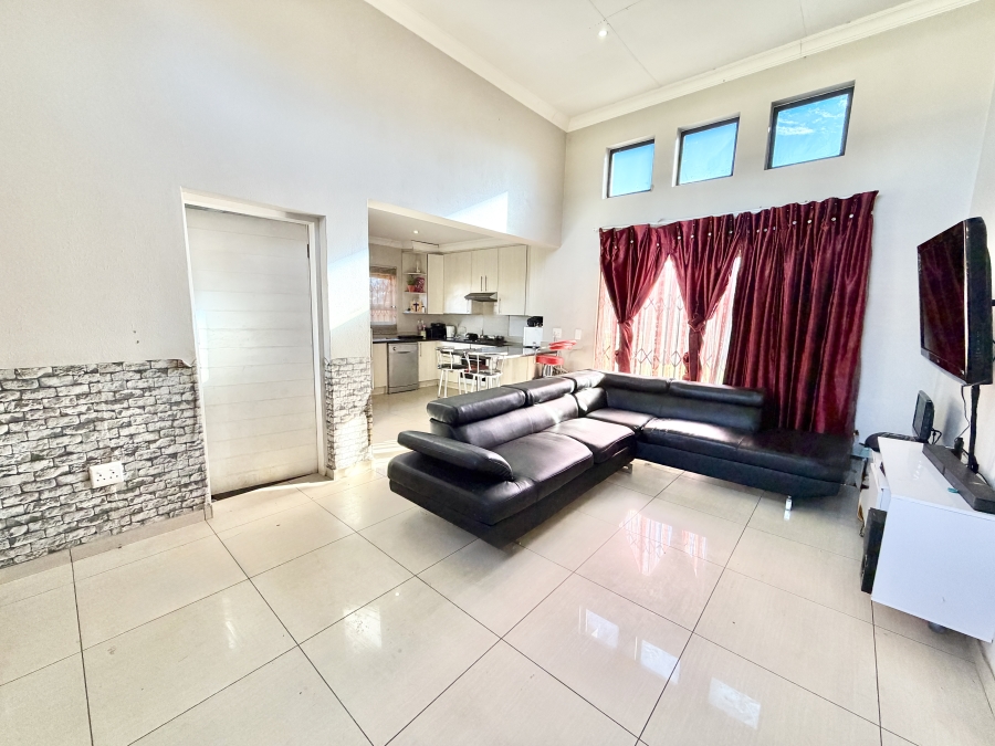 3 Bedroom Property for Sale in Strubenvale Gauteng