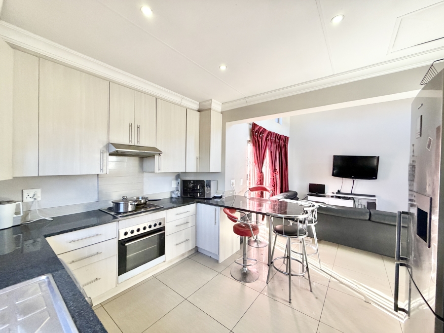 3 Bedroom Property for Sale in Strubenvale Gauteng