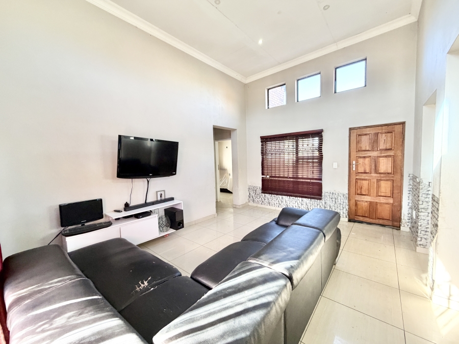 3 Bedroom Property for Sale in Strubenvale Gauteng
