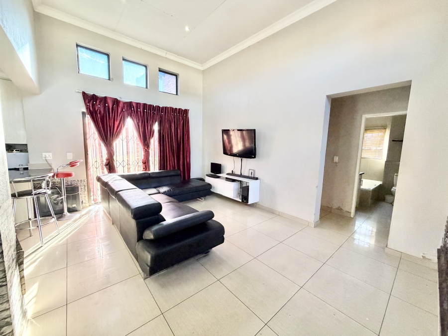 3 Bedroom Property for Sale in Strubenvale Gauteng