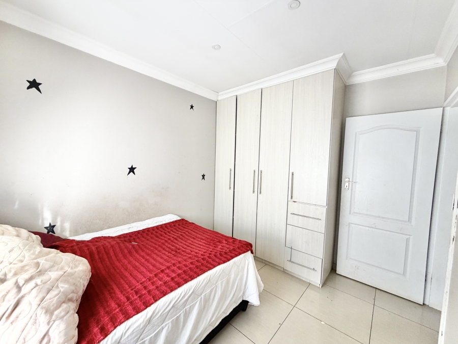 3 Bedroom Property for Sale in Strubenvale Gauteng