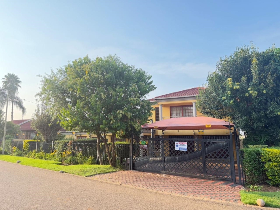 5 Bedroom Property for Sale in Mamelodi Sun Valley Gauteng
