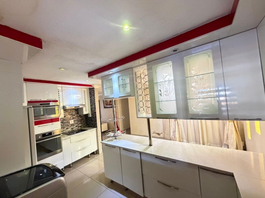 5 Bedroom Property for Sale in Mamelodi Sun Valley Gauteng