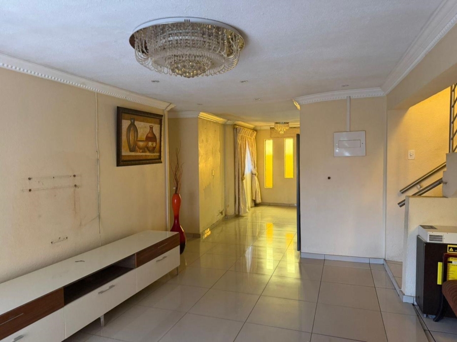 5 Bedroom Property for Sale in Mamelodi Sun Valley Gauteng