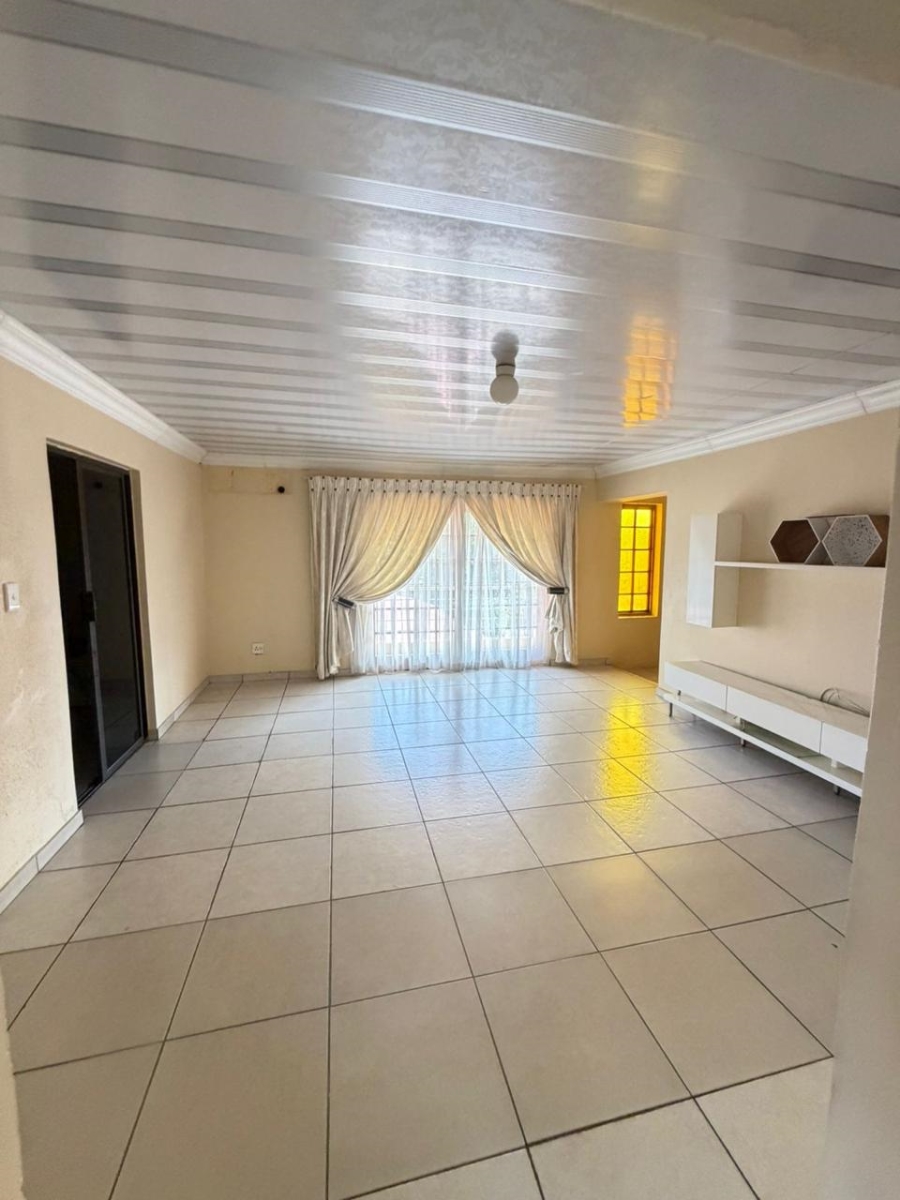 5 Bedroom Property for Sale in Mamelodi Sun Valley Gauteng