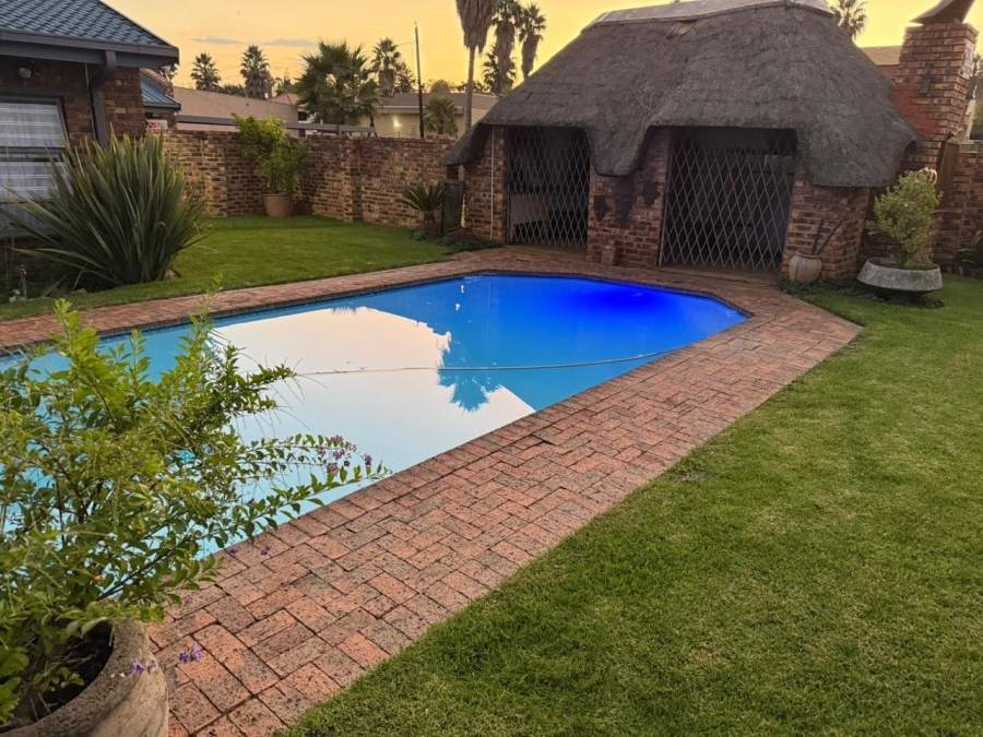 4 Bedroom Property for Sale in Vanderbijlpark SE 4 Gauteng