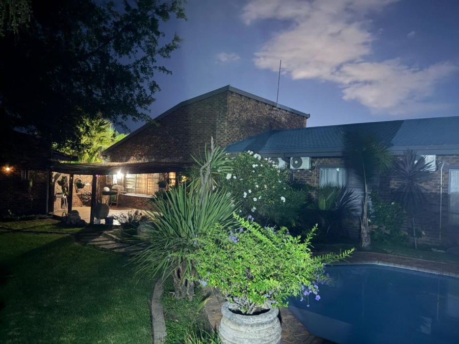 4 Bedroom Property for Sale in Vanderbijlpark SE 4 Gauteng