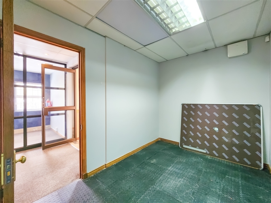 To Let Commercial Property for Rent in Allens Nek Gauteng