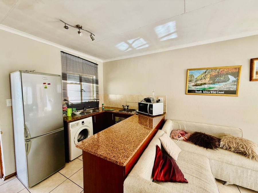2 Bedroom Property for Sale in Hesteapark Gauteng