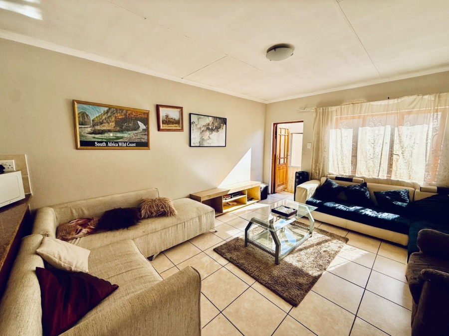 2 Bedroom Property for Sale in Hesteapark Gauteng