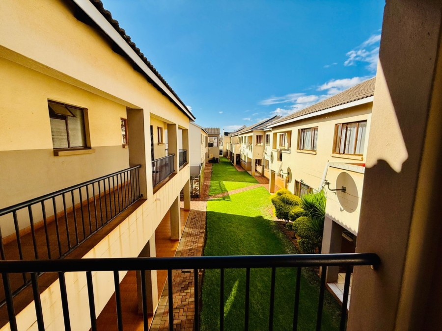 2 Bedroom Property for Sale in Hesteapark Gauteng