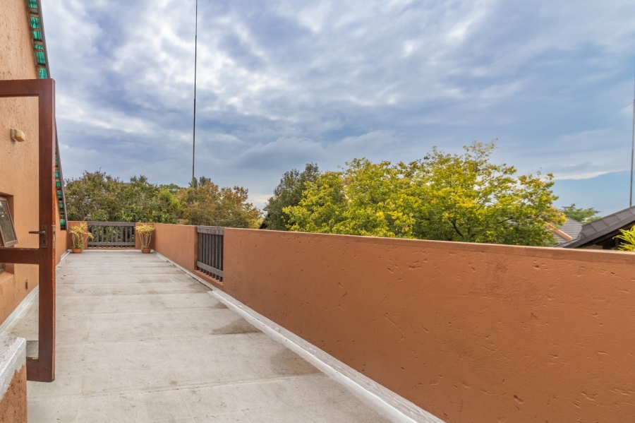 2 Bedroom Property for Sale in Lonehill Gauteng