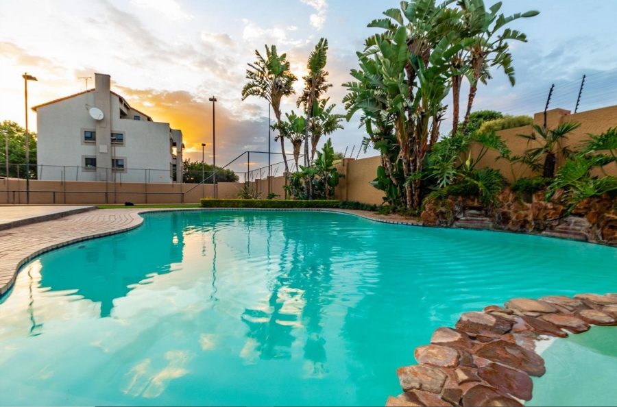 2 Bedroom Property for Sale in Lonehill Gauteng