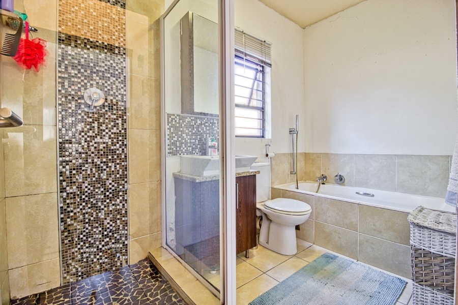 1 Bedroom Property for Sale in Douglasdale Gauteng