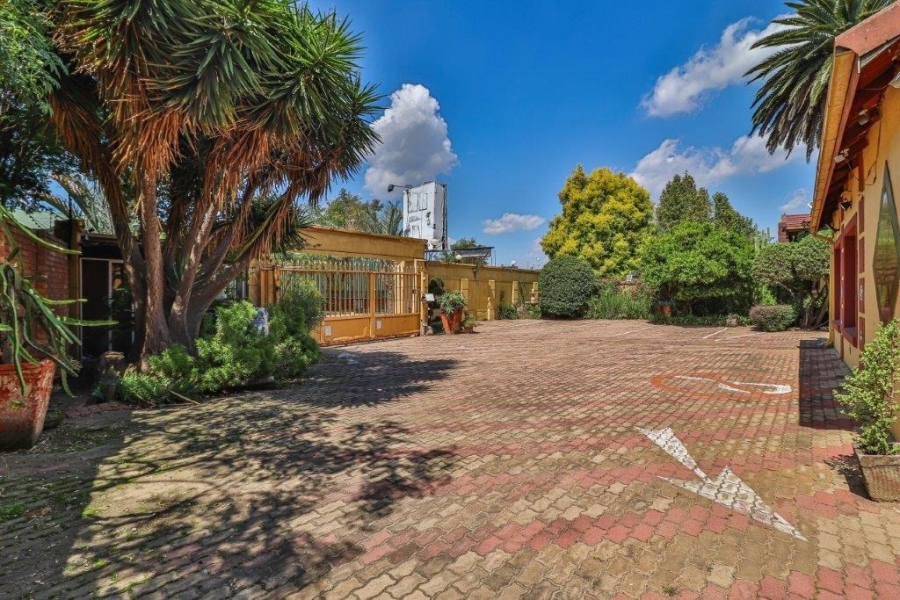 Commercial Property for Sale in Ravenswood Gauteng