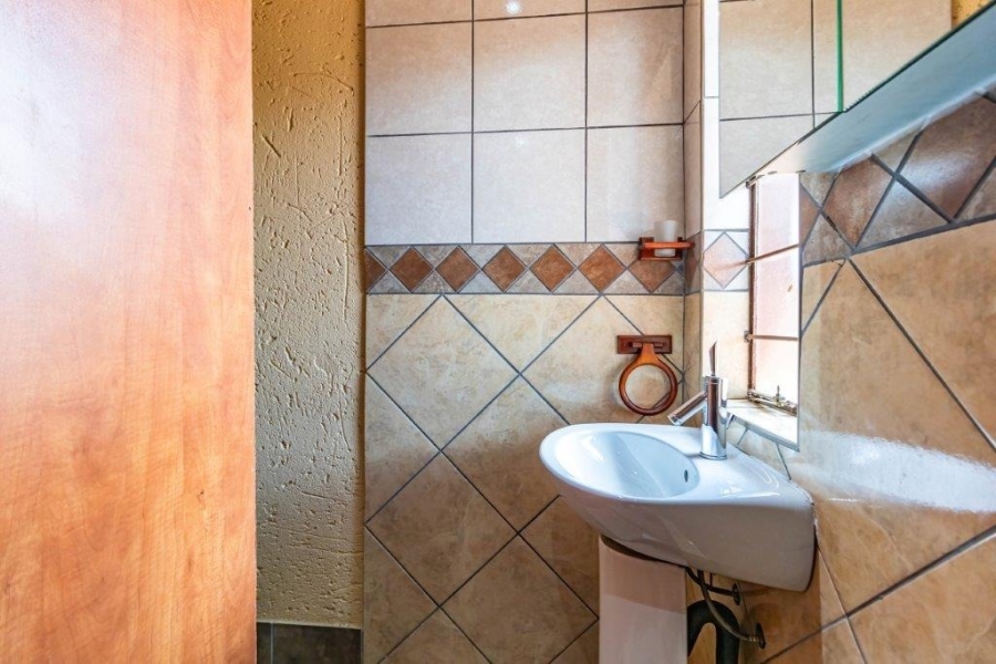 Commercial Property for Sale in Ravenswood Gauteng
