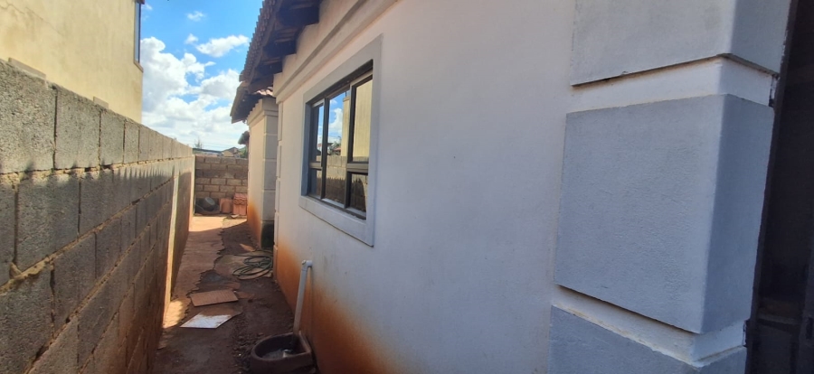 4 Bedroom Property for Sale in Protea Glen Gauteng