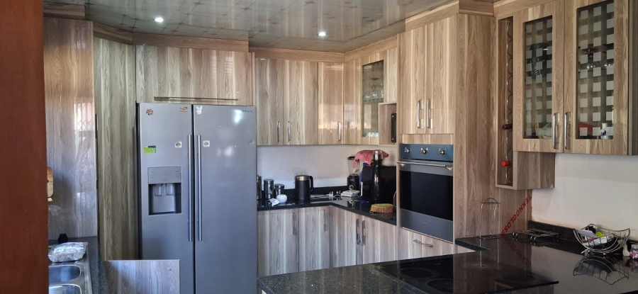 4 Bedroom Property for Sale in Protea Glen Gauteng