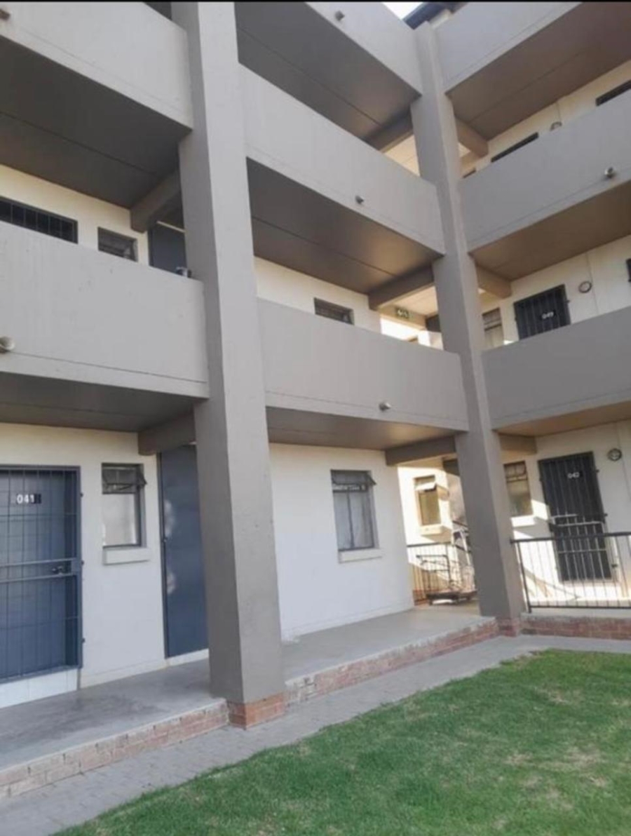 2 Bedroom Property for Sale in Fleurhof Gauteng