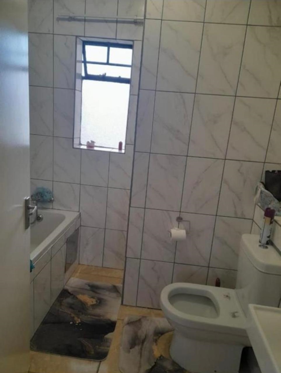 2 Bedroom Property for Sale in Fleurhof Gauteng