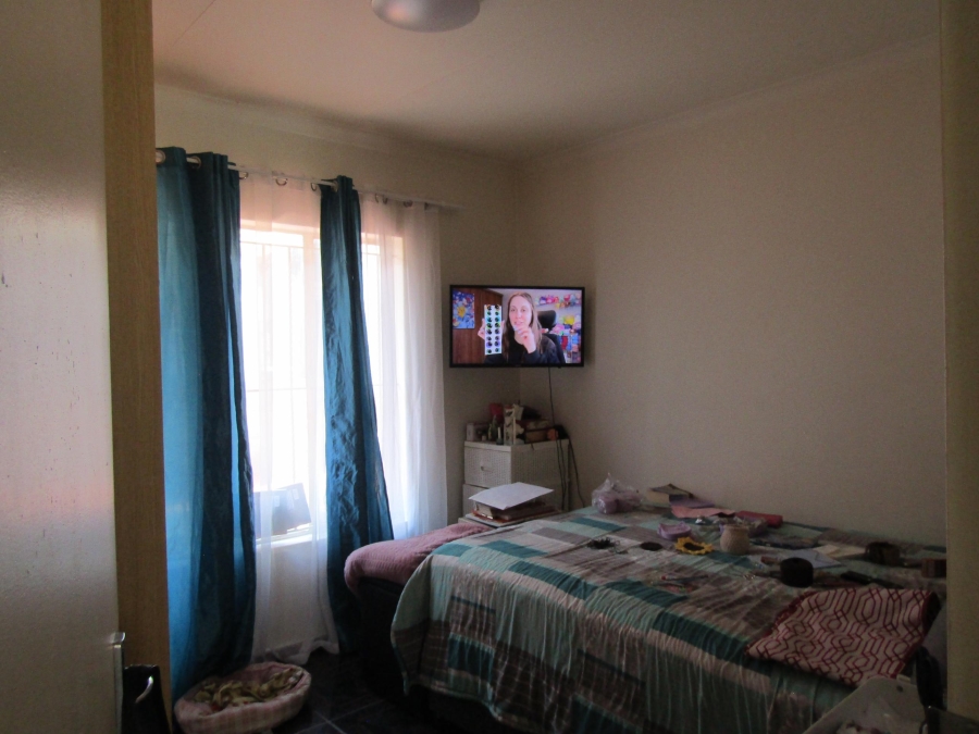 4 Bedroom Property for Sale in Mondeor Gauteng