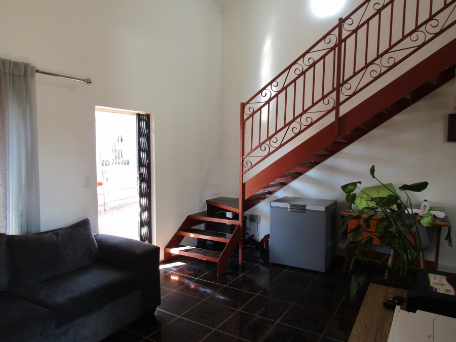 4 Bedroom Property for Sale in Mondeor Gauteng