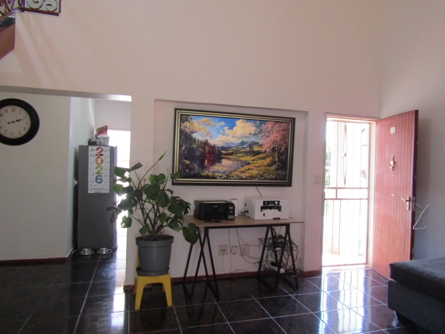 4 Bedroom Property for Sale in Mondeor Gauteng