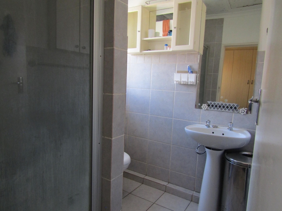 4 Bedroom Property for Sale in Mondeor Gauteng