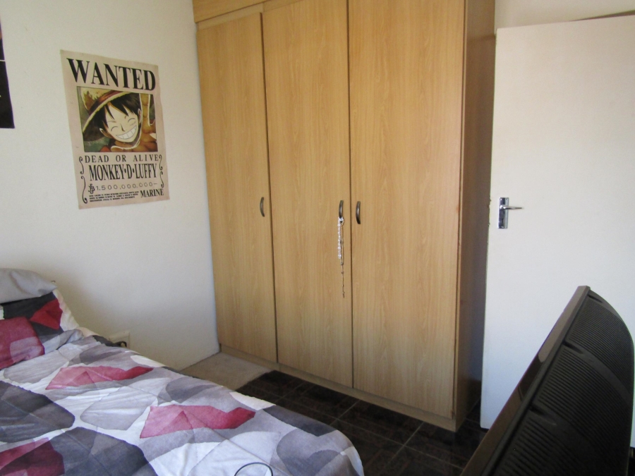 4 Bedroom Property for Sale in Mondeor Gauteng