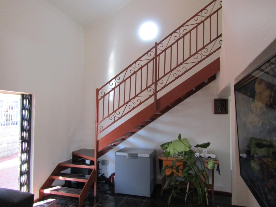 4 Bedroom Property for Sale in Mondeor Gauteng