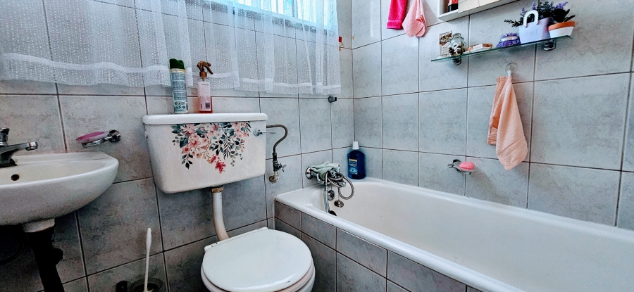 3 Bedroom Property for Sale in Risiville Gauteng