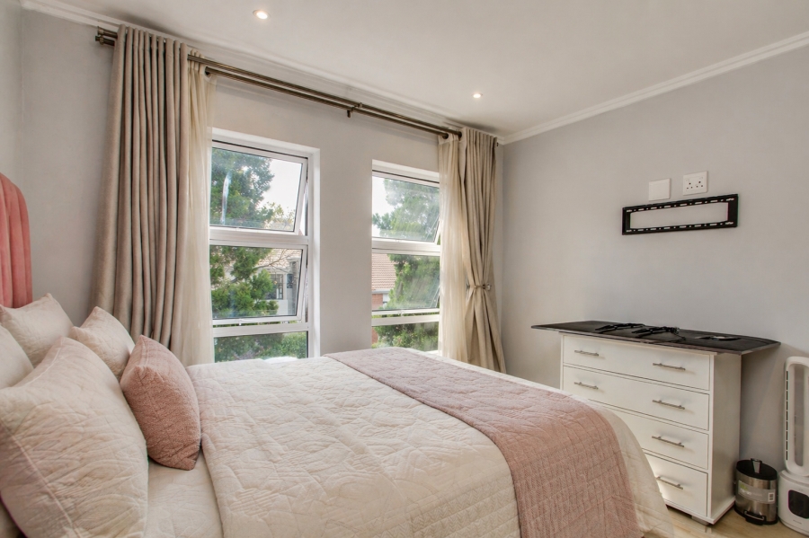 2 Bedroom Property for Sale in Morningside Gauteng