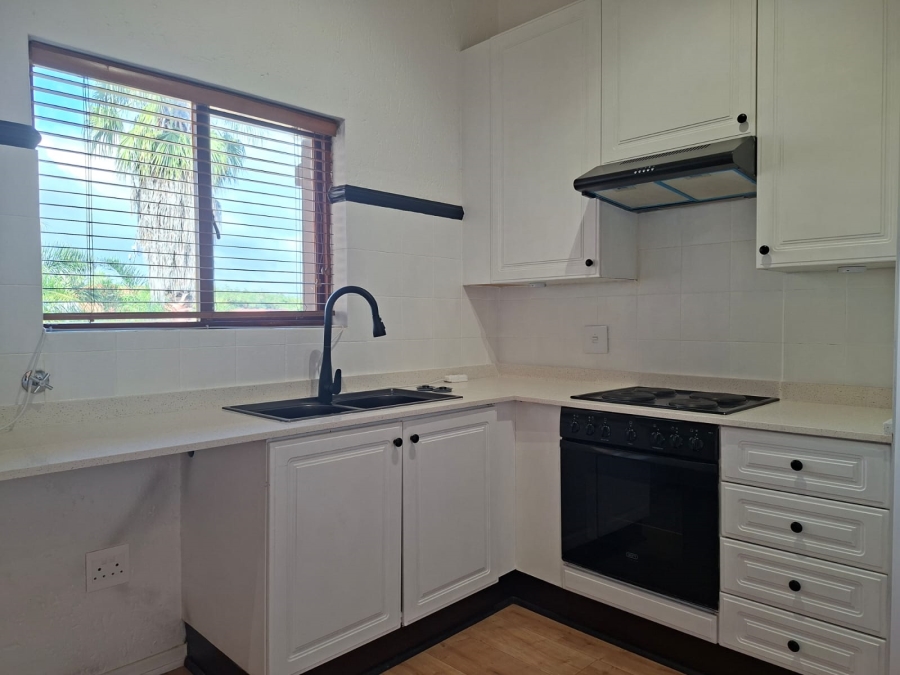 To Let 2 Bedroom Property for Rent in Douglasdale Gauteng
