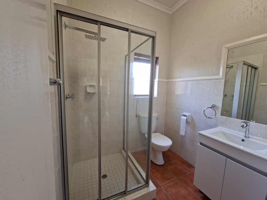 To Let 2 Bedroom Property for Rent in Douglasdale Gauteng