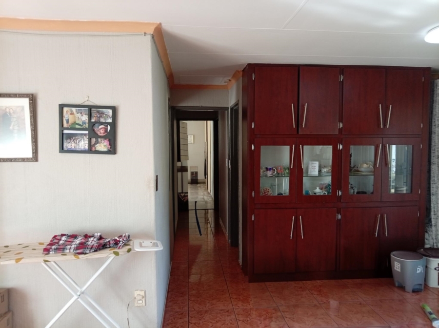 4 Bedroom Property for Sale in Crystal Park Gauteng