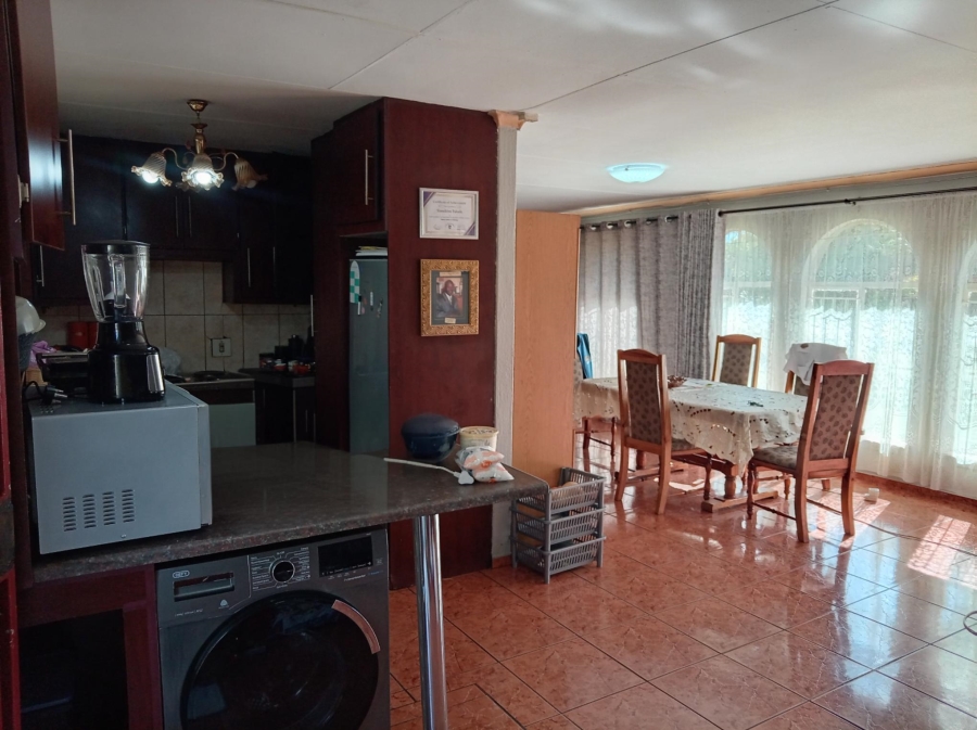 4 Bedroom Property for Sale in Crystal Park Gauteng