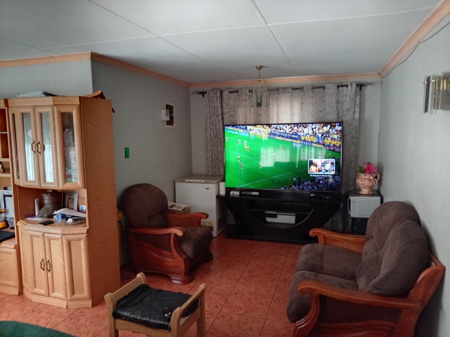4 Bedroom Property for Sale in Crystal Park Gauteng
