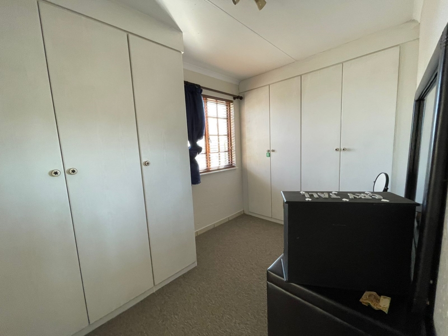 To Let 3 Bedroom Property for Rent in Barbeque Downs Gauteng