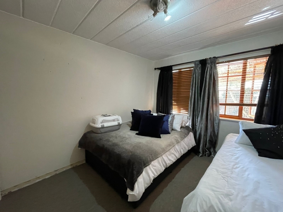 To Let 3 Bedroom Property for Rent in Barbeque Downs Gauteng